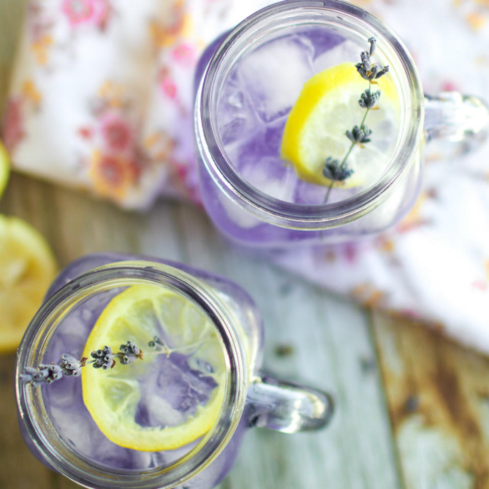 8 натуральных лимонадов, которые помогут пить больше воды
