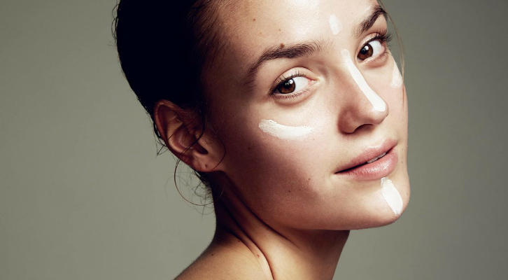 Уход за кожей осенью: 10 продуктов, которые помогут сохранить кожу здоровой и красивой