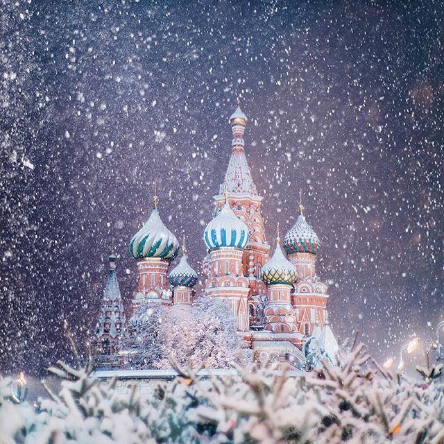 Стоковые фотографии по запросу Москва зима